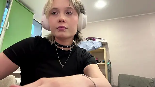 Snapshot of CuteLilit chatting on 05-28-26, 05:10 CuteLilit online show from 05-28-26, 05:10