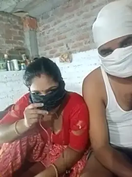 Snapshot of Hindicouple1 chatting on 06-24-26, 03:55 Hindicouple1 online show from 06-24-26, 03:55