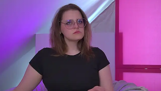 AlexaAvery online show from 06-03-26, 02:33