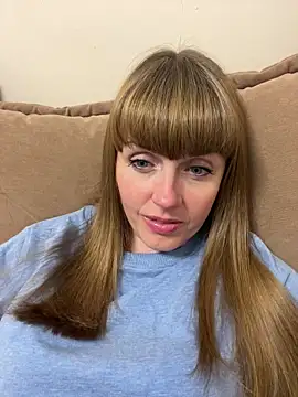 Kamilochka29511 online show from 06-17-26, 06:20