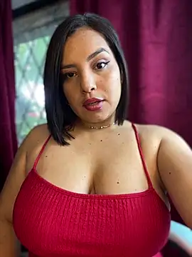 Snapshot of Elena_Grace1 chatting on 05-29-26, 08:18 Elena Grace1 online show from 05-29-26, 08:18