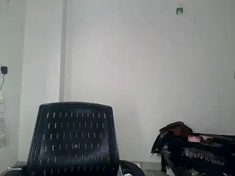 Snapshot of priyanks_sharma37 chatting on 06-27-26, 05:12 priyanks sharma37 online show from 06-27-26, 05:12