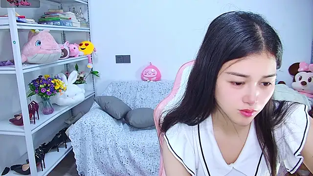 Snapshot of QinQin-888 chatting on 06-14-26, 11:07 QinQin-888 online show from 06-14-26, 11:07