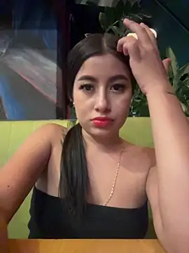 Snapshot of Luisa_Madrid chatting on 05-31-26, 01:25 Luisa Madrid online show from 05-31-26, 01:25