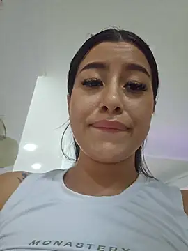Snapshot of Luisa_Madrid chatting on 05-31-26, 06:09 Luisa Madrid online show from 05-31-26, 06:09