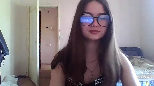 Snapshot of Bellochka201 chatting on 06-11-26, 08:45 Bellochka201 online show from 06-11-26, 08:45