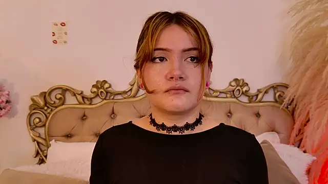 Snapshot of AbrilCardenasX chatting on 06-16-26, 11:35 AbrilCardenasX online show from 06-16-26, 11:35