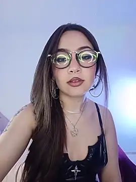Snapshot of paariiss_ chatting on 05-18-26, 10:15 paariiss online show from 05-18-26, 10:15