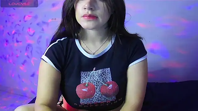 Snapshot of alythia chatting on 06-04-26, 01:22 alythia online show from 06-04-26, 01:22