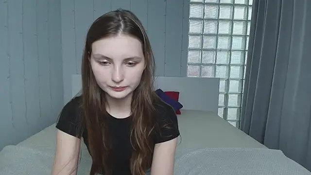 Snapshot of Shyly__Lisa chatting on 06-29-26, 08:20 Shyly Lisa online show from 06-29-26, 08:20