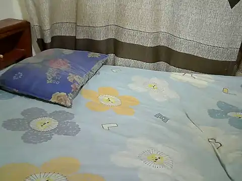 Snapshot of sweet_pie5 chatting on 06-26-26, 11:31 sweet pie5 online show from 06-26-26, 11:31