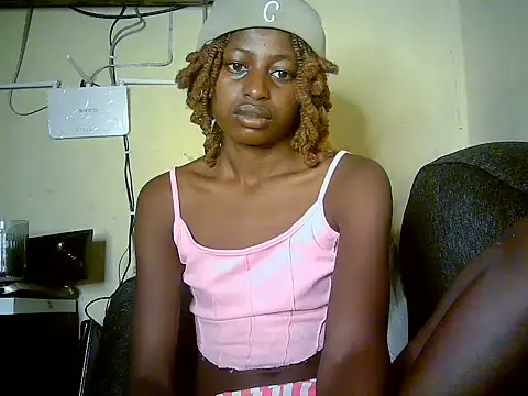 Snapshot of Therry-heart chatting on 06-18-26, 04:57 Therry-heart online show from 06-18-26, 04:57