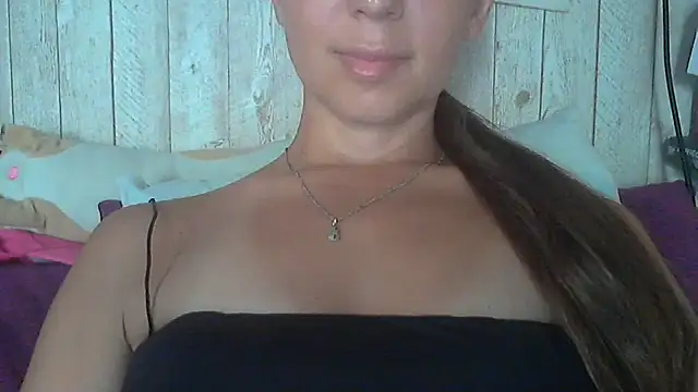 Bella--White online show from 06-18-26, 01:48