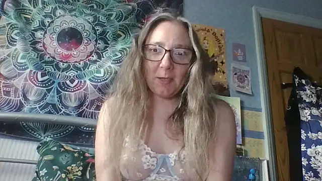 Snapshot of Izzylove47 chatting on 06-05-26, 09:26 Izzylove47 online show from 06-05-26, 09:26