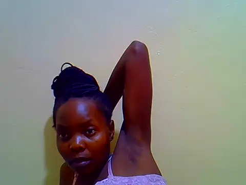 Maqueilah  online show from 06-24-26, 01:43