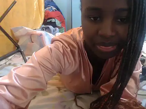 Snapshot of Sexxy-skinny chatting on 06-19-26, 11:25 Sexxy-skinny online show from 06-19-26, 11:25