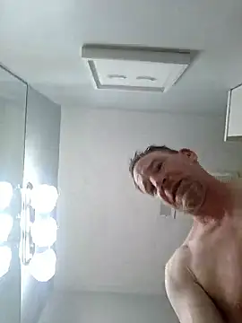Snapshot of grosslotion chatting on 06-18-26, 10:14 grosslotion online show from 06-18-26, 10:14