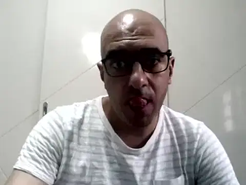 Snapshot of AAYAADX chatting on 05-18-26, 08:42 AAYAADX online show from 05-18-26, 08:42