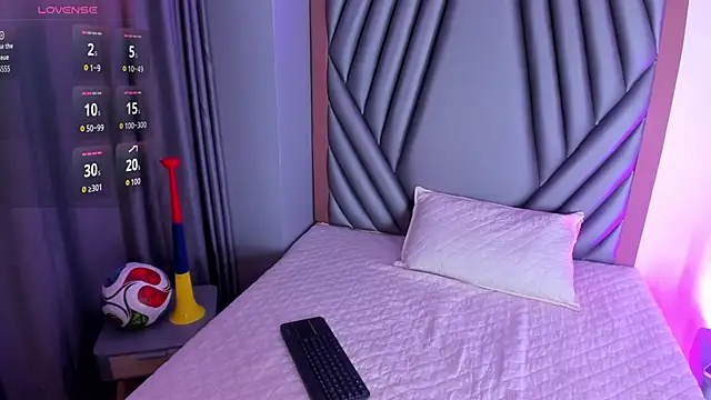 madison flores online show from 06-30-26, 03:51