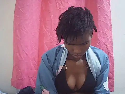 Snapshot of Bootylovet chatting on 06-25-26, 11:26 Bootylovet online show from 06-25-26, 11:26