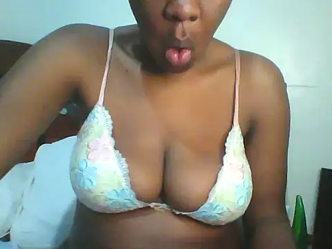 Snapshot of Outbackdol chatting on 06-20-26, 04:15 Outbackdol online show from 06-20-26, 04:15