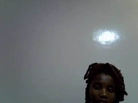 Snapshot of lee_shaz chatting on 05-19-26, 10:49 lee shaz online show from 05-19-26, 10:49