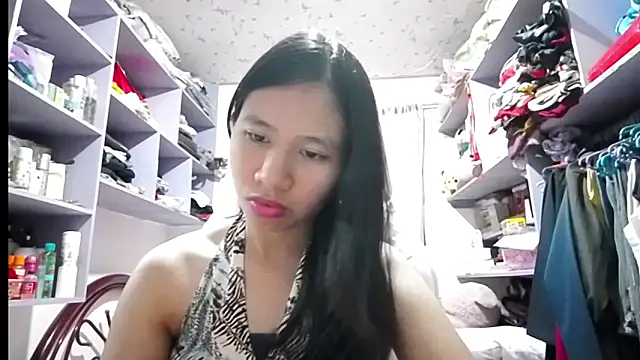 Snapshot of JoyeAmesbury chatting on 06-28-26, 12:11 JoyeAmesbury online show from 06-28-26, 12:11