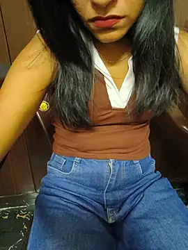 Snapshot of Shanaya_001 chatting on 05-23-26, 05:45 Shanaya 001 online show from 05-23-26, 05:45