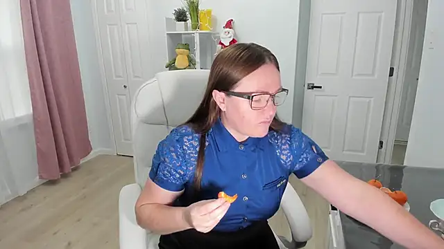 Vika73 online show from 12-16-24, 03:00