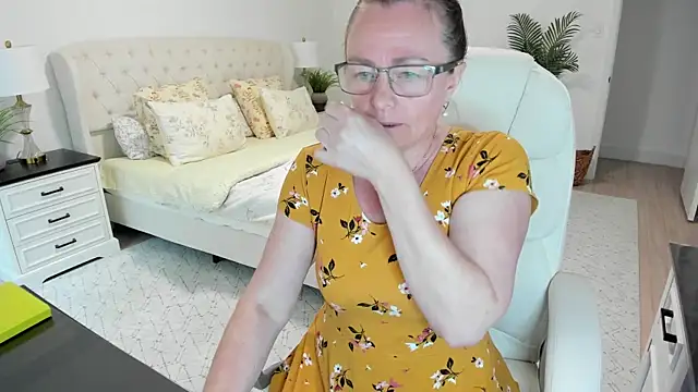 Vika73 online show from 04-24-26, 04:42