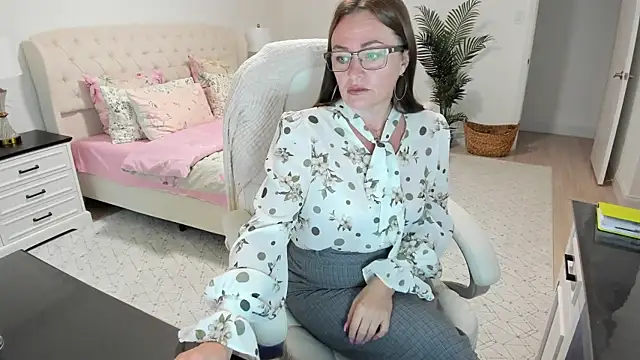 Snapshot of Vika73 chatting on 06-27-26, 11:26 Vika73 online show from 06-27-26, 11:26