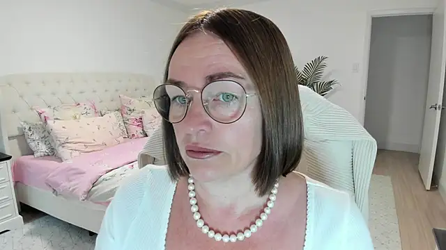 Snapshot of Vika73 chatting on 07-26-26, 11:28 Vika73 online show from 07-26-26, 11:28