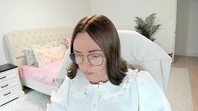 Snapshot of Vika73 chatting on 07-28-26, 03:21 Vika73 online show from 07-28-26, 03:21