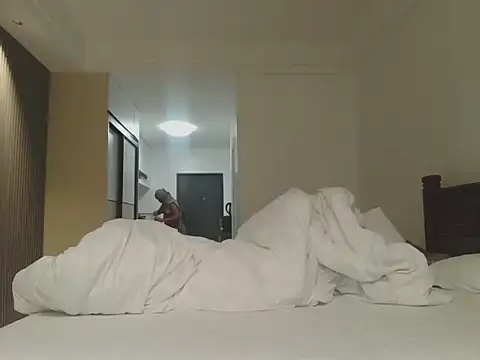 Snapshot of big-aggy chatting on 06-05-26, 04:35 big-aggy online show from 06-05-26, 04:35