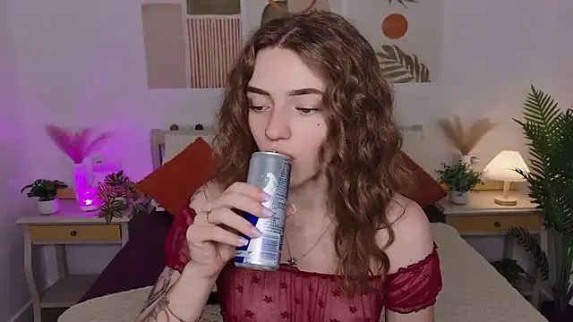 TayloryStar online show from 06-18-26, 08:03