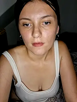 Snapshot of Yeras_ chatting on 06-25-26, 03:28 Yeras online show from 06-25-26, 03:28