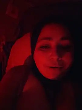 Snapshot of Riberencs chatting on 06-18-26, 03:40 Riberencs online show from 06-18-26, 03:40
