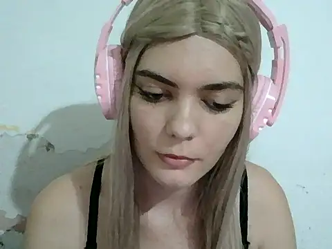 Snapshot of Angel_Ristoww chatting on 05-22-26, 01:13 Angel Ristoww online show from 05-22-26, 01:13