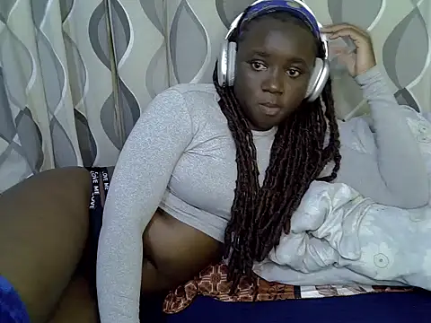 Snapshot of cute_gee5 chatting on 06-14-26, 08:05 cute gee5 online show from 06-14-26, 08:05