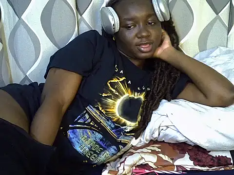 Snapshot of cute_gee5 chatting on 06-24-26, 09:19 cute gee5 online show from 06-24-26, 09:19