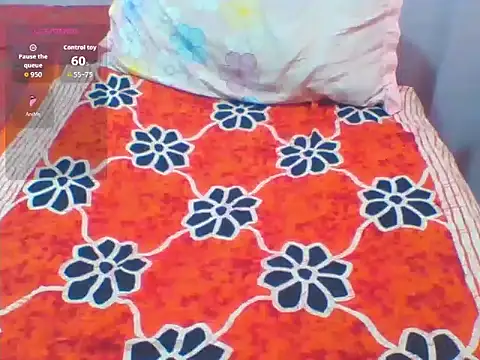Snapshot of SweetSally54 chatting on 05-18-26, 12:11 SweetSally54 online show from 05-18-26, 12:11
