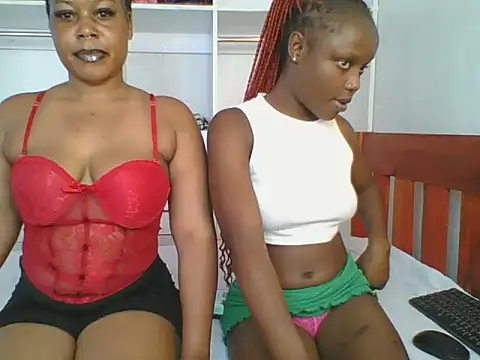 Snapshot of Sasseiqueen_ chatting on 05-26-26, 02:02 Sasseiqueen online show from 05-26-26, 02:02