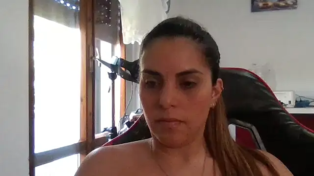 Snapshot of CampanulaHot chatting on 05-26-26, 10:11 CampanulaHot online show from 05-26-26, 10:11