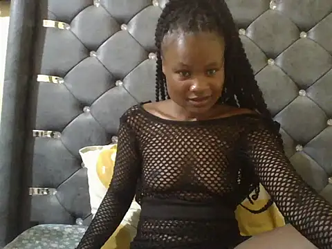 queenivy1 online show from 05-20-26, 01:50
