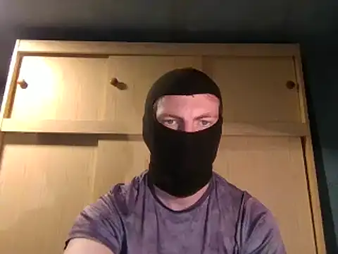 Snapshot of beuker22 chatting on 06-06-26, 12:32 beuker22 online show from 06-06-26, 12:32