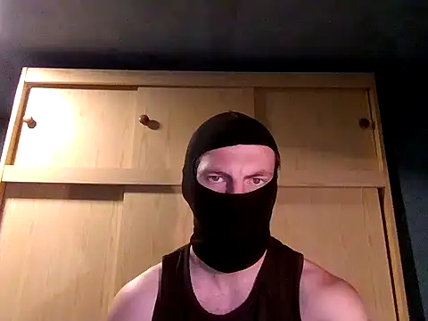 Snapshot of beuker22 chatting on 06-27-26, 10:59 beuker22 online show from 06-27-26, 10:59