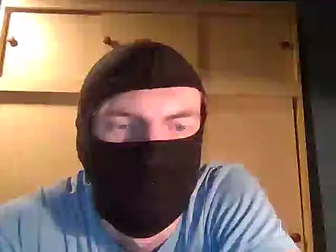 Snapshot of beuker22 chatting on 07-08-26, 04:44 beuker22 online show from 07-08-26, 04:44