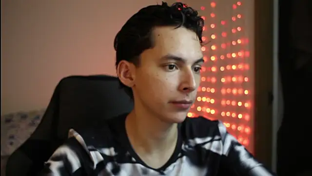 Snapshot of archi_love chatting on 04-12-26, 04:06 archi love online show from 04-12-26, 04:06