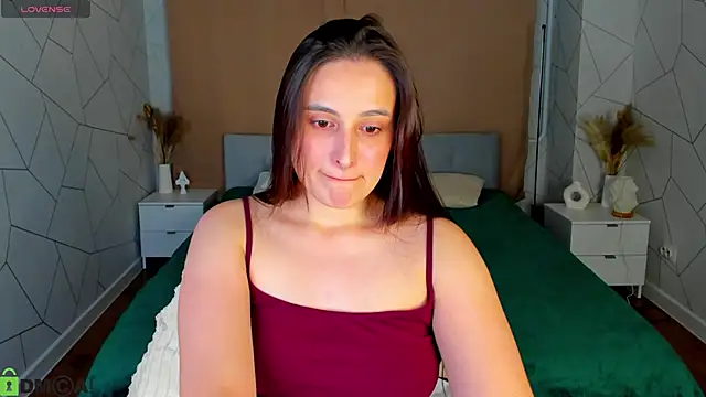 Snapshot of Elizabet_Colllins chatting on 06-15-26, 04:31 Elizabet Colllins online show from 06-15-26, 04:31