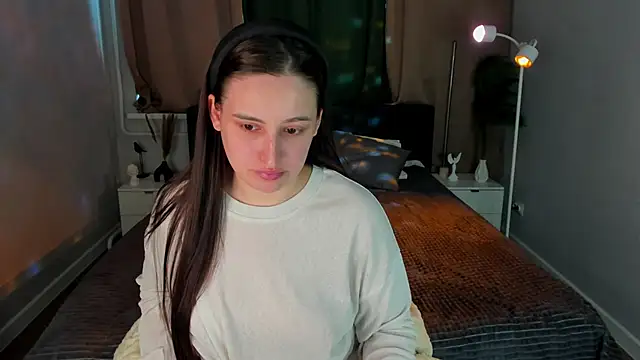 Snapshot of Elizabet_Colllins chatting on 06-21-26, 01:08 Elizabet Colllins online show from 06-21-26, 01:08
